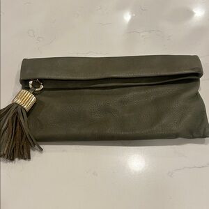 India hicks Carmen army green clutch with Agra tassel NEW